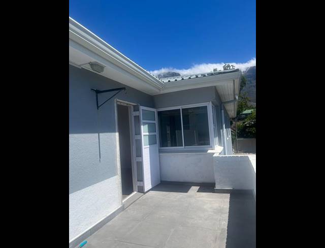 2 BEDROOM PROPERTY TO RENT IN VREDEHOEK